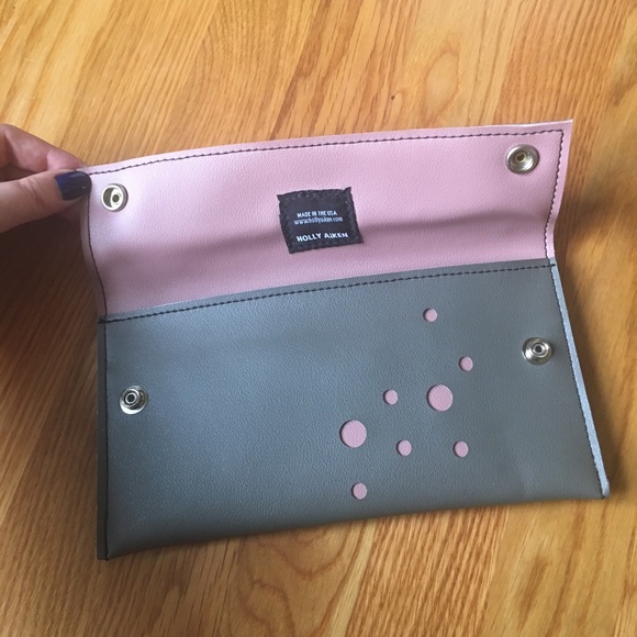 Holly Aiken Gray and Mauve Polka Dot Vinyl Clutch - Picture 3 of 11